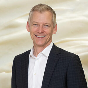  Andrew Elliot